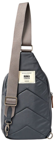 Borsa a tracolla grande in nylon riciclato Roka Willesden - Grigio Beluga