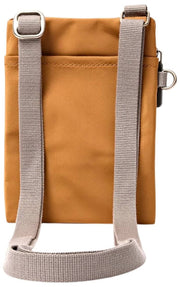 Borsa a tracolla Roka Chelsea XS in nylon riciclato - Marrone biscotto