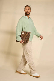 Custodia Hindbag Ava media per laptop da 15 pollici - marrone cannella leopardato