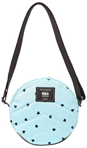 Borsa a tracolla piccola Roka Paddington in tela riciclata - Stampa cuore blu