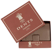 Portafoglio porta carte bifold Dents Aire - marrone cioccolato