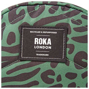 Borsa a tracolla piccola in tela riciclata Roka Paddington B - Verde carciofo con animali misti
