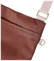 Borsa a tracolla media Roka Chelsea B in nylon riciclato - Rocky Road Marrone