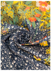 Sciarpa con stampa floreale in popeline di cotone cipria - Blu navy