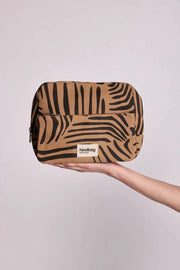Borsa da toilette Hindbag Alix extra large - Cannella Zebra Marrone