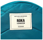 Borsa a tracolla piccola in nylon riciclato Roka Paddington - Blu Mare del Nord