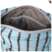 Borsa a tracolla in tela riciclata Roka Bond - Striscia blu