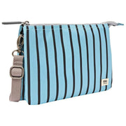 Borsa a tracolla Roka Carnaby XL in tela riciclata - Striscia blu