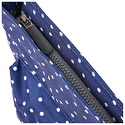 Borsa a tracolla media in tela riciclata Roka Kennington B - Pois blu scuro