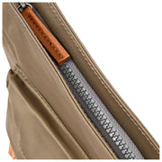 Borsa a tracolla media in nylon riciclato Roka Kennington B - Marrone militare