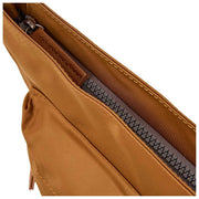 Borsa a tracolla media in nylon riciclato Roka Kennington B - Marrone biscotto