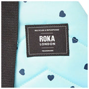 Borsa a tracolla grande Roka Willesden B in tela riciclata - Cuori blu/blu