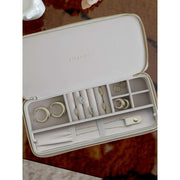 Stackers Elegante portagioie da viaggio con cerniera per collana - Farina d'avena